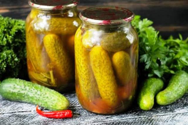 Маринованные огурцы с кетчупом чили