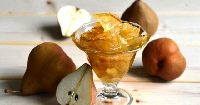 Янтарное варенье из груш с прозрачными дольками