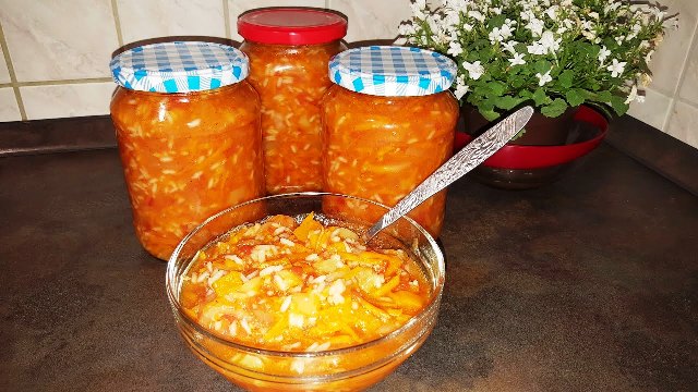 Классический салат Завтрак туриста с рисом и овощами