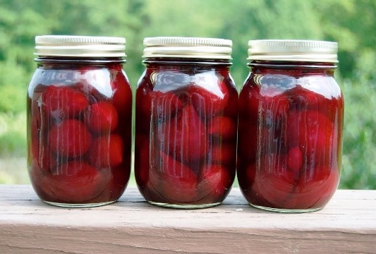 Консервированная целая свекла в маринаде
