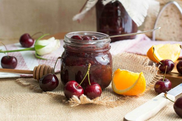 Варенье из красной черешни с дольками лимона