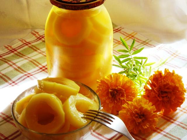 Кабачки в ананасовом соке, похожие на ананасы