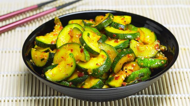 Классические острые кабачки с перцем
