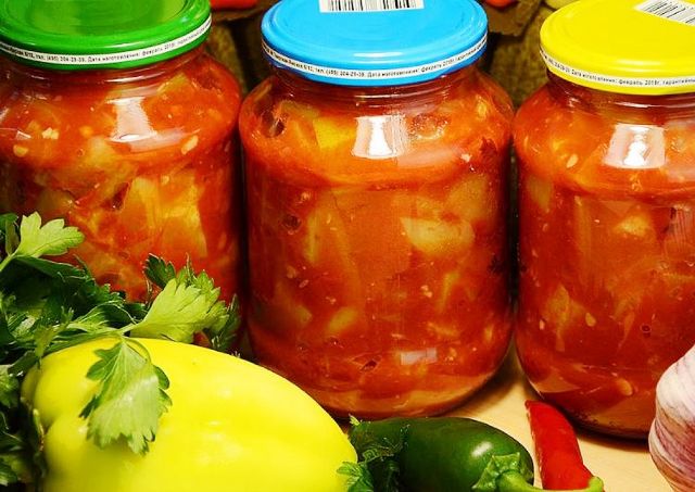 Кабачки в томатном соусе