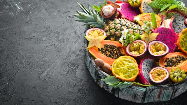 10 экзотических фруктов, которые стоит попробовать: описание вкуса и способы употребления