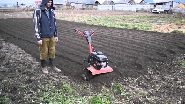 Вспаханный культиватором участок